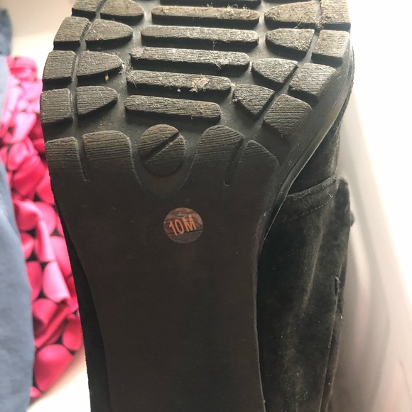 White Mountain size 10 black bootie heels - Picture 6 of 6